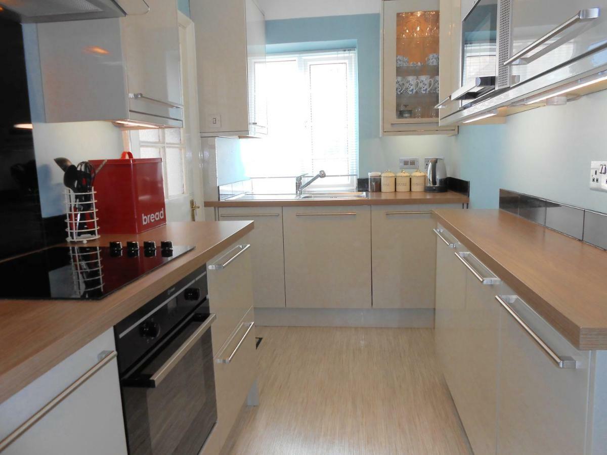 Apartment 2 Bed In Viceroy Central Surbiton Incl Free Parking Kingston upon Thames (Greater London)