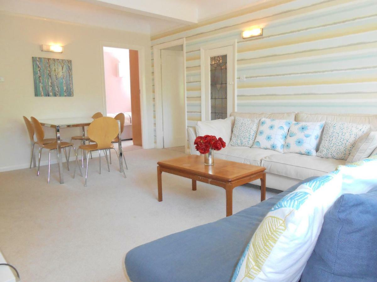 2 Bed In Viceroy Central Surbiton Incl Free Parking Apartment *