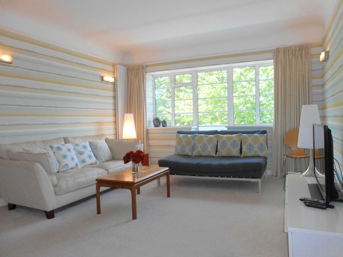 2 Bed In Viceroy Central Surbiton Incl Free Parking Kingston upon Thames (Greater London)